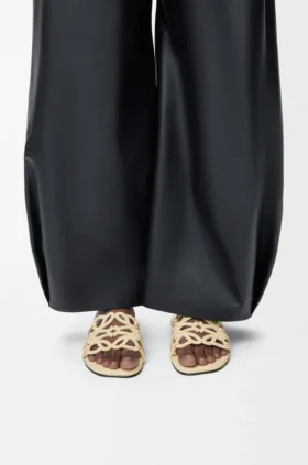 Petal Anagram-sandaler i semsket skinn med strass