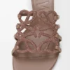 Petal Anagram-sandaler i semsket skinn med strass Petal Anagram-sandaler i semsket skinn med strass