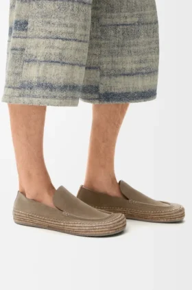 Rio-Loafers i semsket skinn og raffia