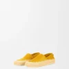 Rio-tøffel i semsket skinn og raffia