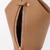 Scarf-ryggsekk i glatt kalveskinn Scarf-ryggsekk i glatt kalveskinn