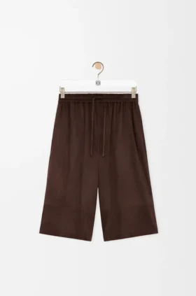 Shorts med snøring i semsket geiteskinn Shorts med snøring i semsket geiteskinn