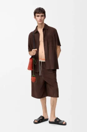 Shorts med snøring i semsket geiteskinn Shorts med snøring i semsket geiteskinn