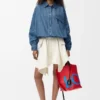 Skjorte med belte i denim Skjorte med belte i denim