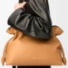 Stor Flamenco-clutch i nappa-kalveskinn