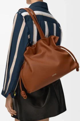 Stor Flamenco-clutch i nappa-kalveskinn