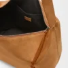 Stor Loop Hobo i kalveskinn i semsket skinn