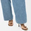 Toggle-sandal i glatt, skinnende kalveskinn Toggle-sandal i glatt, skinnende kalveskinn