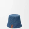 Vendbar bøttehatt i denim Vendbar bøttehatt i denim