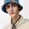 Vendbar bøttehatt i denim Vendbar bøttehatt i denim