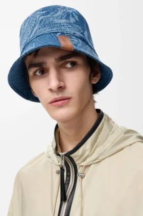 Vendbar bøttehatt i denim