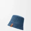 Vendbar bøttehatt i denim Vendbar bøttehatt i denim