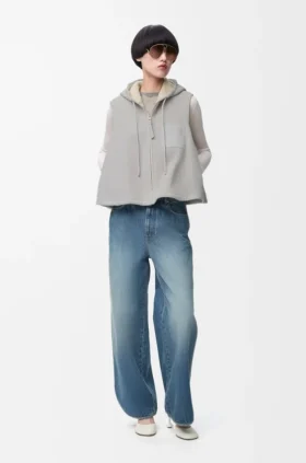 Vest med hette i shearling