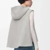 Vest med hette i shearling Vest med hette i shearling