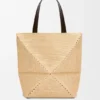 XL Puzzle Fold-tote-veske i raffia XL Puzzle Fold-tote-veske i raffia