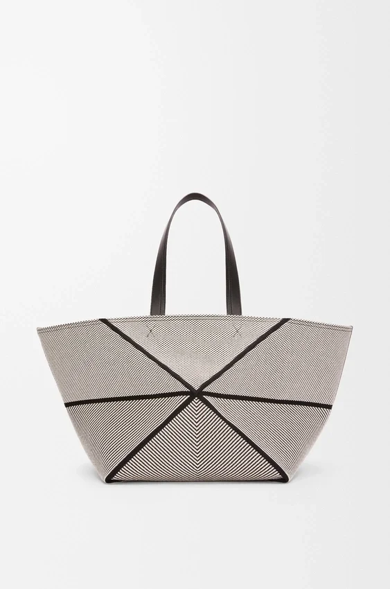 XXL Puzzle Fold Tote-veske i jacquard-canvas og kalveskinn XXL Puzzle Fold Tote-veske i jacquard-canvas og kalveskinn
