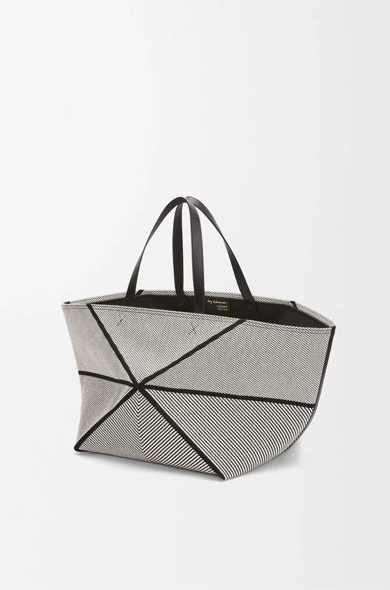 XXL Puzzle Fold Tote-veske i jacquard-canvas og kalveskinn XXL Puzzle Fold Tote-veske i jacquard-canvas og kalveskinn