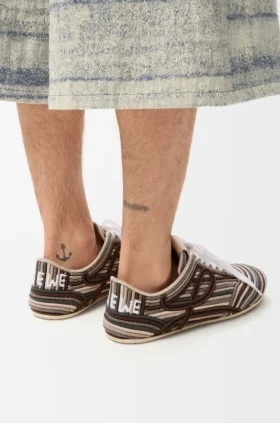 Yago-Sneakers i brodert lerret